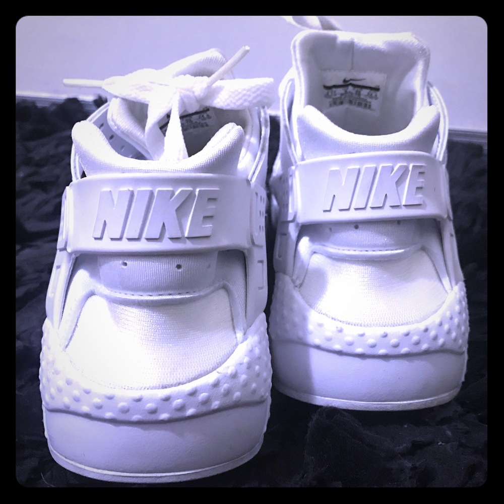 Nike Air Huarache White Shoes Size 6Y